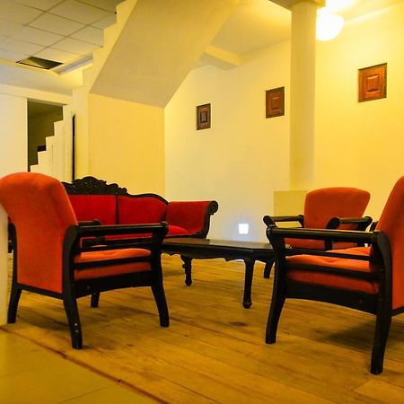 Rainbow Beach Hotel Negombo Esterno foto