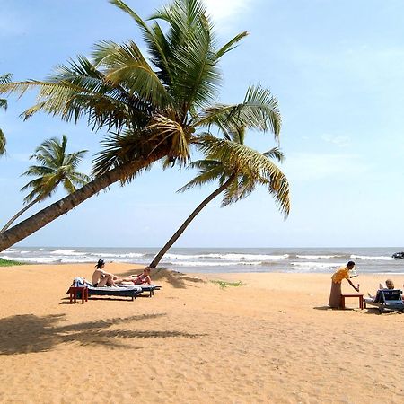 Rainbow Beach Hotel Negombo Esterno foto