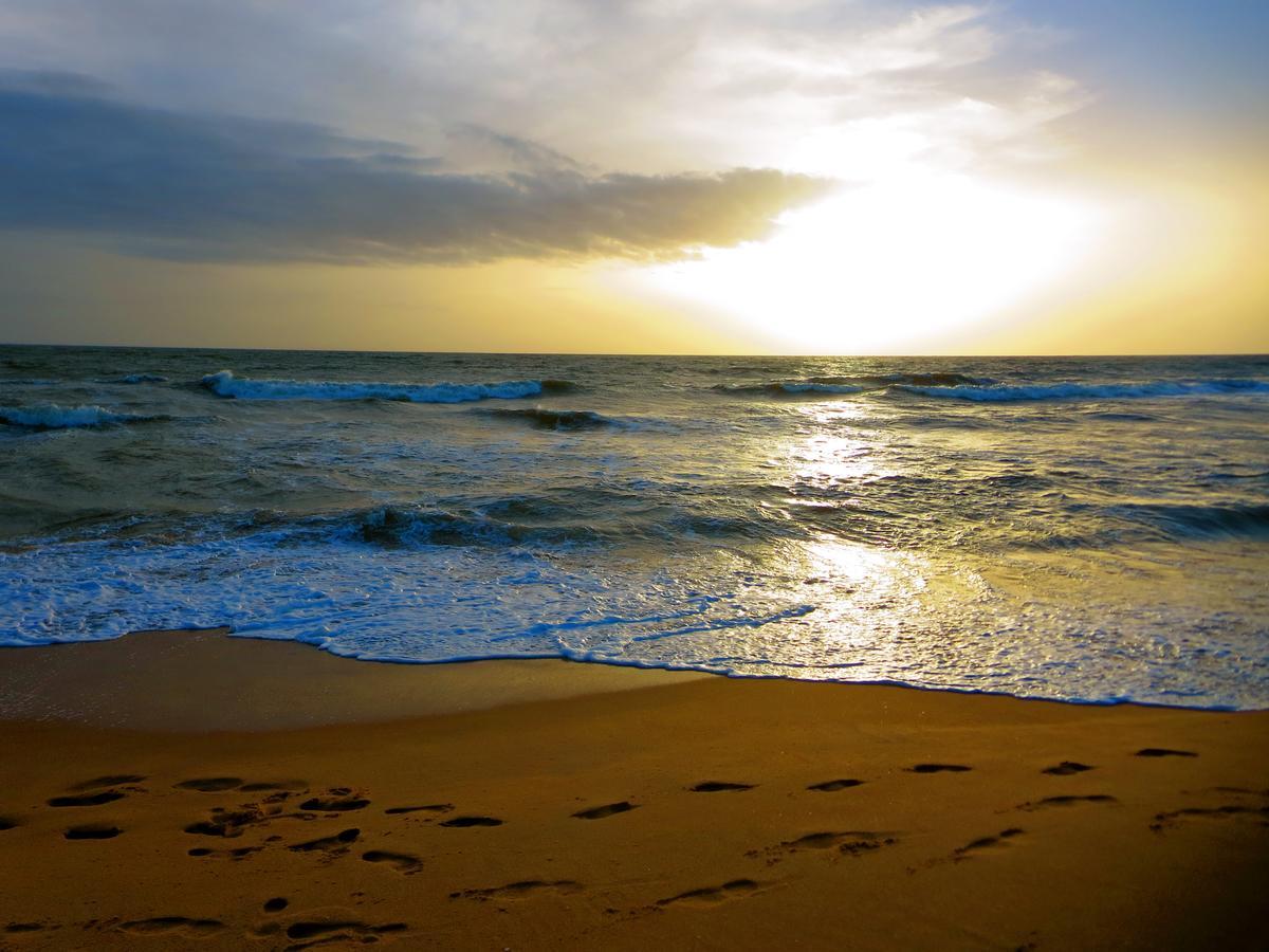 Rainbow Beach Hotel Negombo Esterno foto