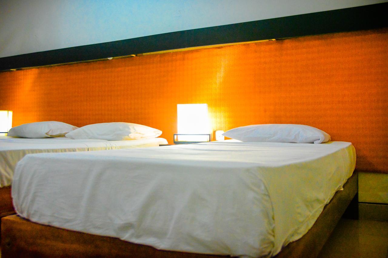 Rainbow Beach Hotel Negombo Esterno foto