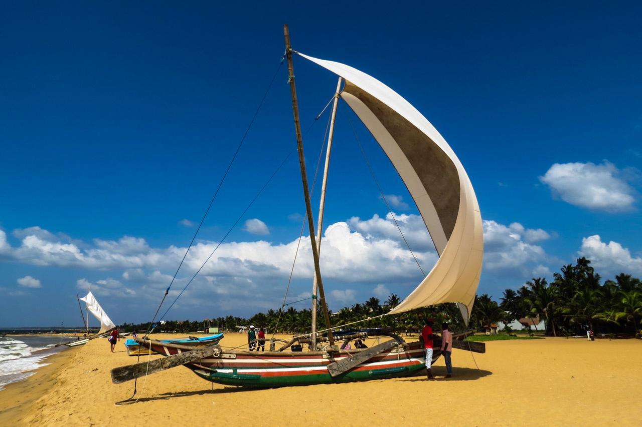 Rainbow Beach Hotel Negombo Esterno foto