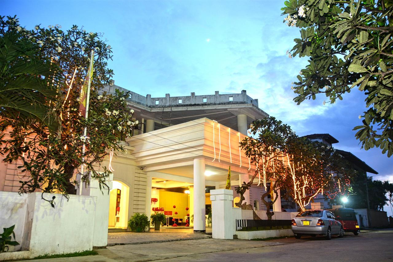Rainbow Beach Hotel Negombo Esterno foto