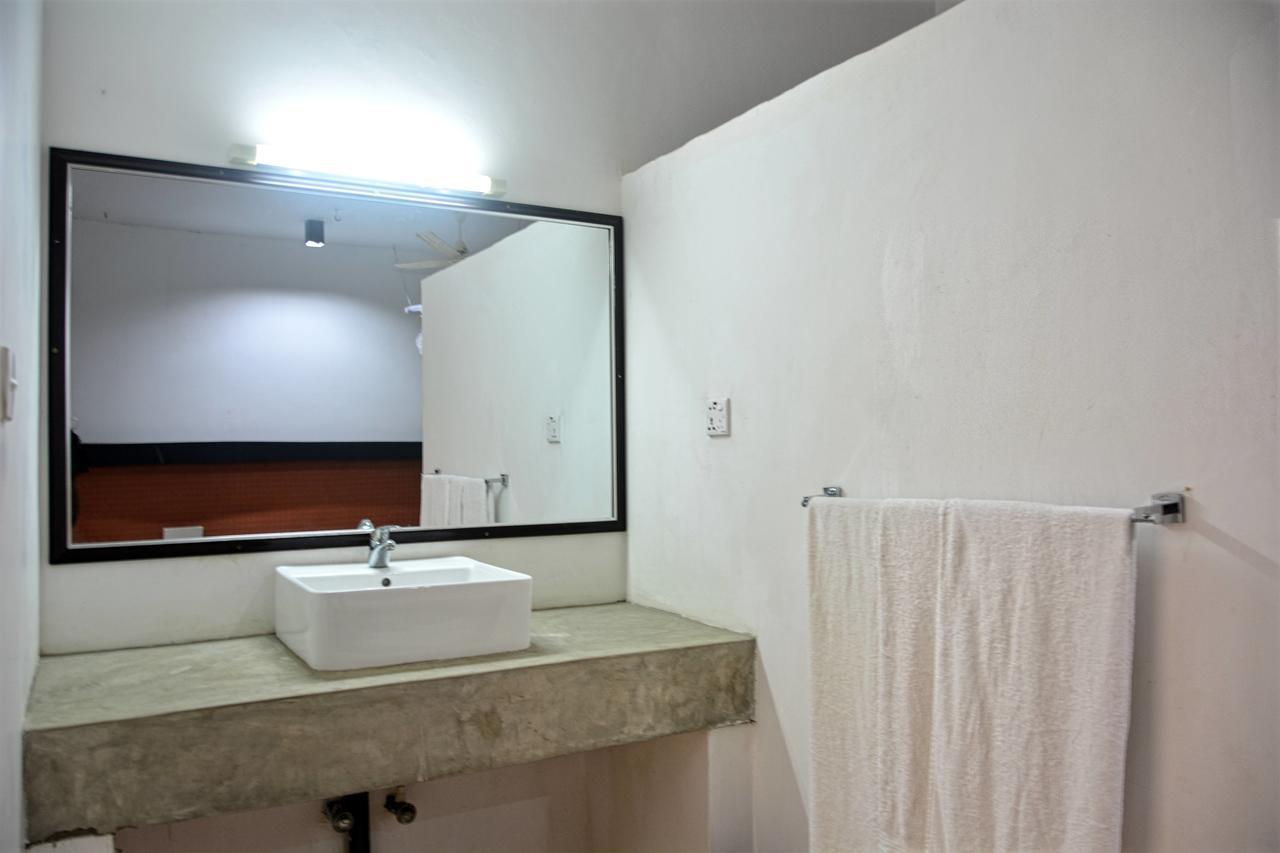 Rainbow Beach Hotel Negombo Esterno foto