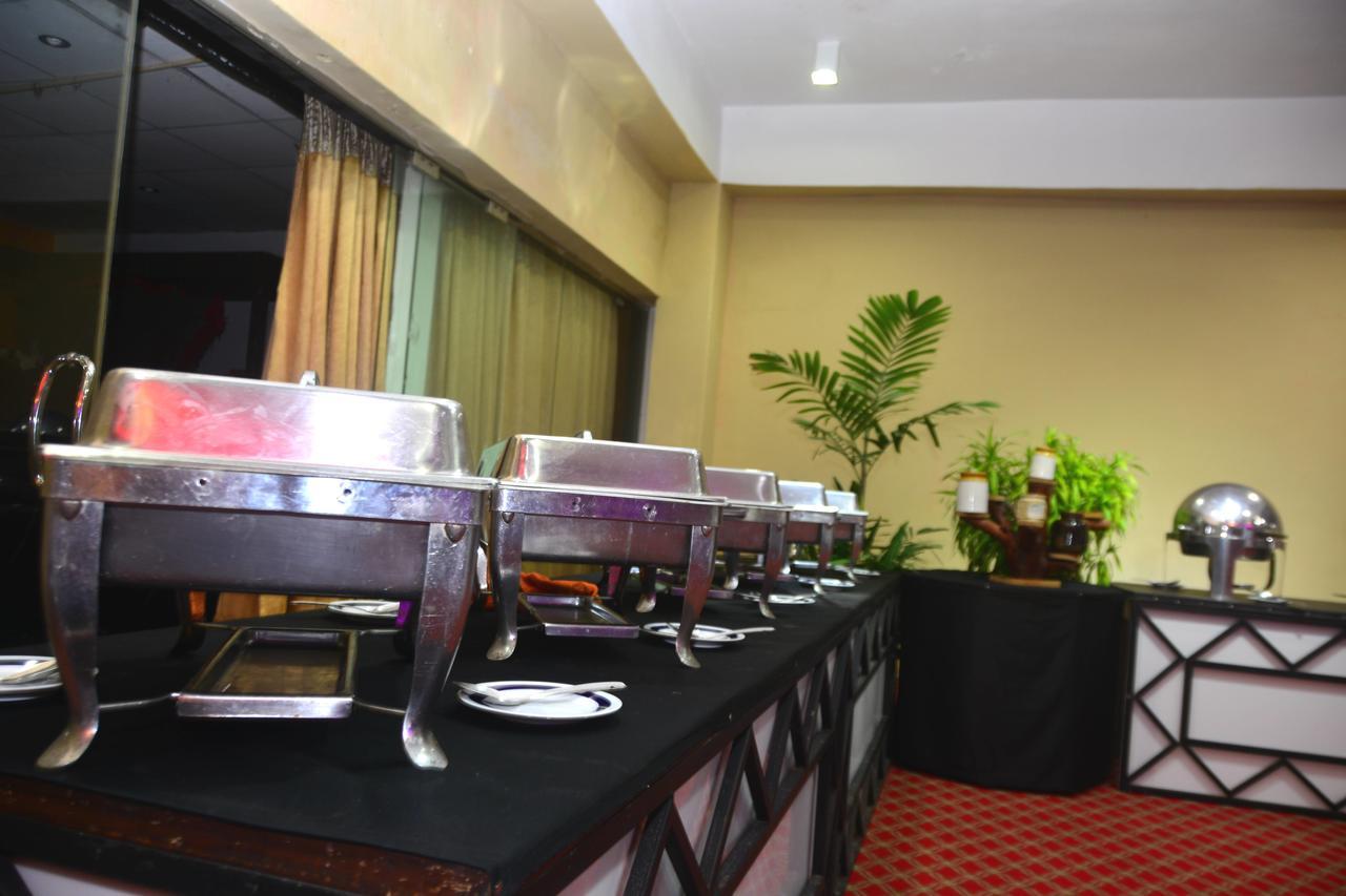 Rainbow Beach Hotel Negombo Esterno foto